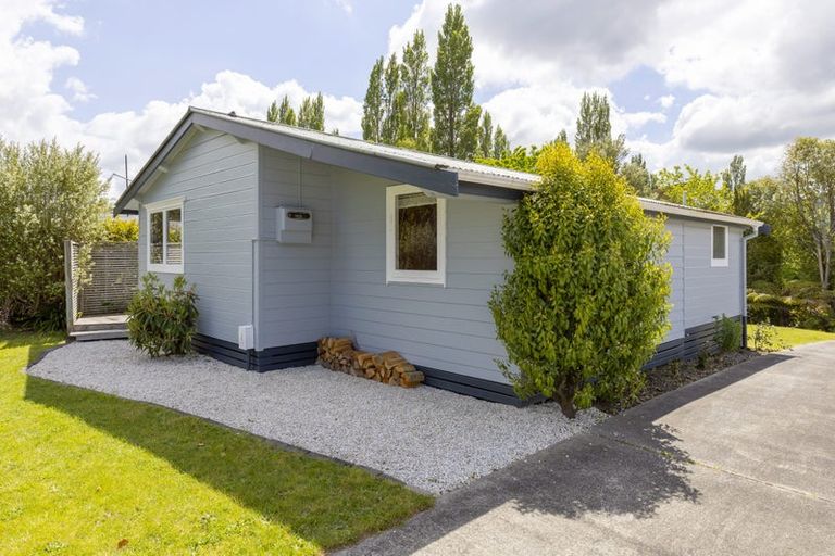 Photo of property in 19 Kinloch Road, Kinloch, Taupo, 3377