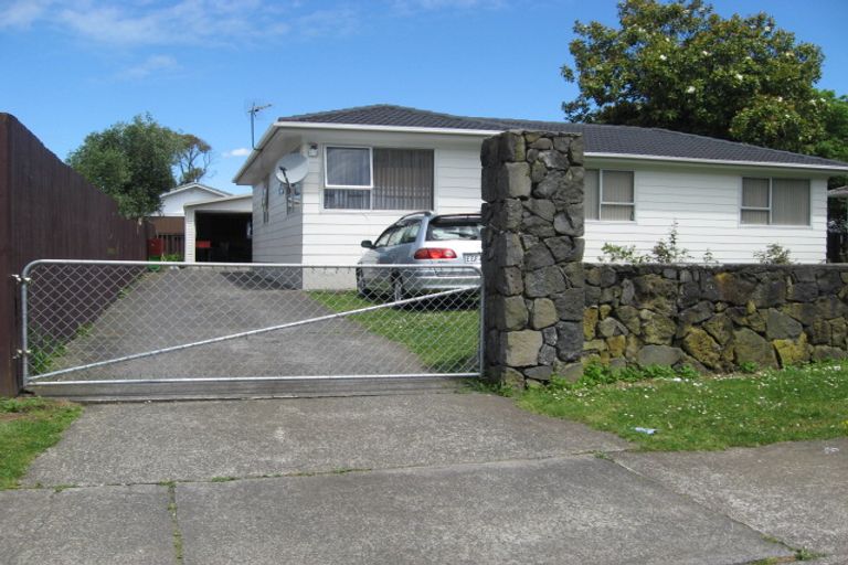 Photo of property in 30 Killington Crescent, Mangere, Auckland, 2022