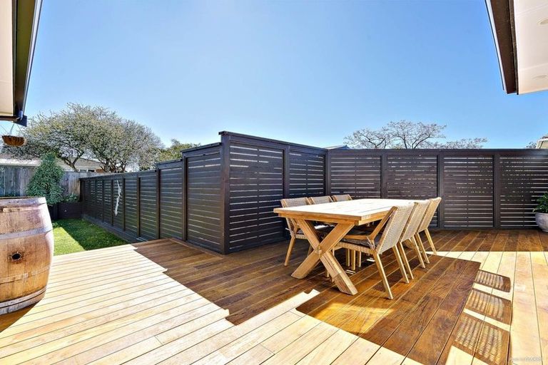 Photo of property in 11 Quibray Place, Botany Downs, Auckland, 2010