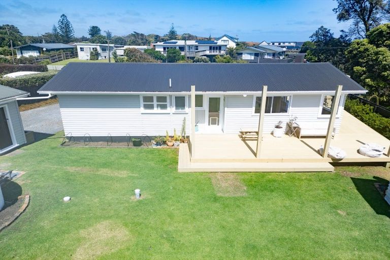 Photo of property in 3 Bayly Street, Baylys Beach, Dargaville, 0377