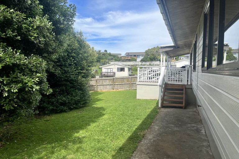 Photo of property in 41 Riversdale Drive, Merrilands, New Plymouth, 4312