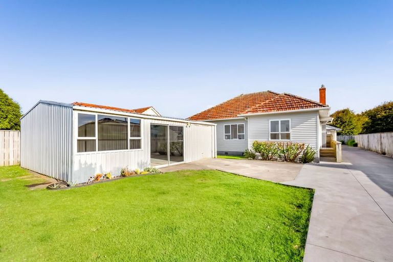 Photo of property in 33 Upjohn Street, Brooklands, New Plymouth, 4310