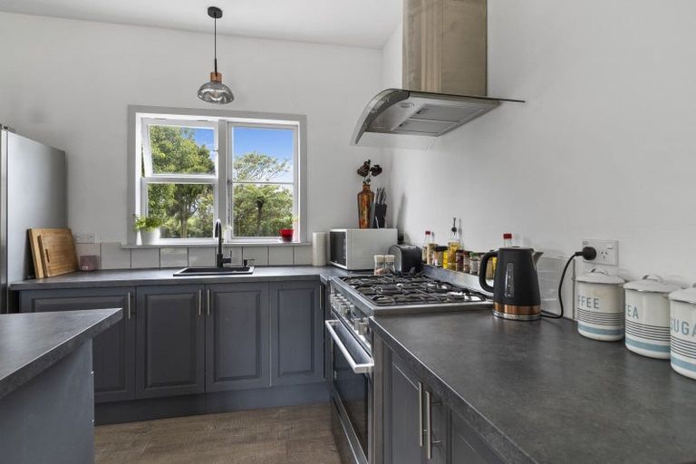 Photo of property in 2745 Opunake Road, Te Kiri, Opunake, 4682