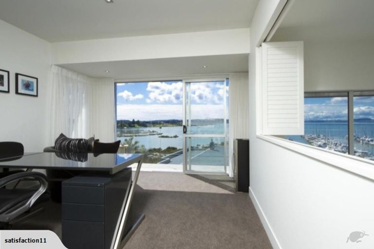 Photo of property in 15 Courtneys, West Harbour, Auckland, 0618