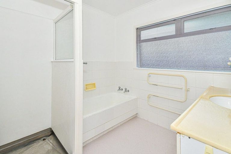 Photo of property in 3 Frank Place, Hillpark, Auckland, 2102