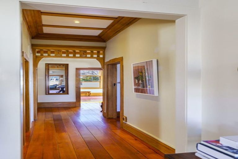 Photo of property in 76 Vigor Brown Street, Napier South, Napier, 4110