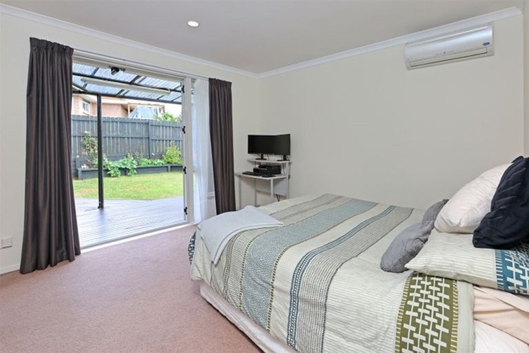 Photo of property in 26 Martin Jugum Lane, Ranui, Auckland, 0612