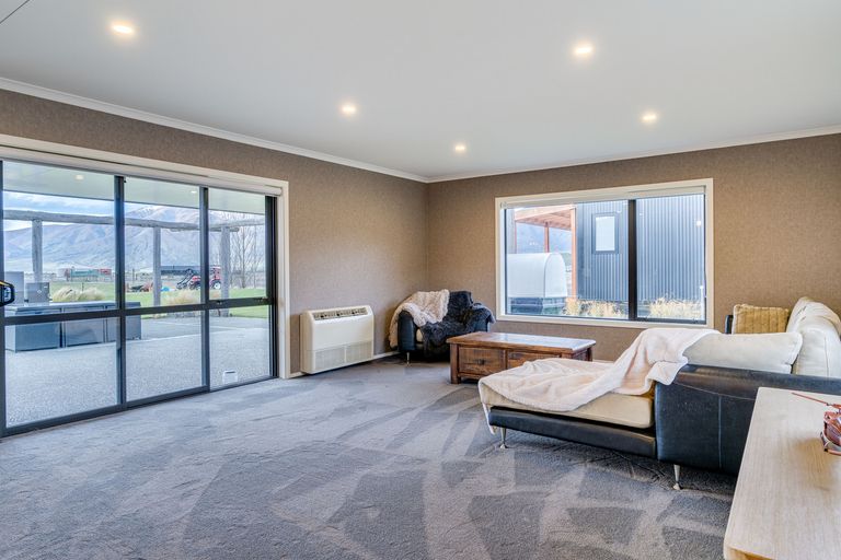 Photo of property in 10 Hardacre Place, Omarama, 9412