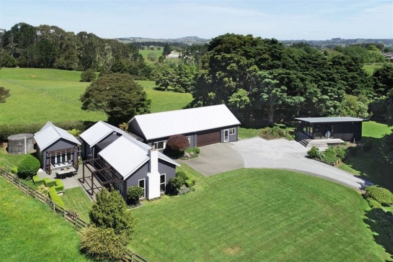 Photo of property in 122 Harrisville Road, Tuakau, 2121