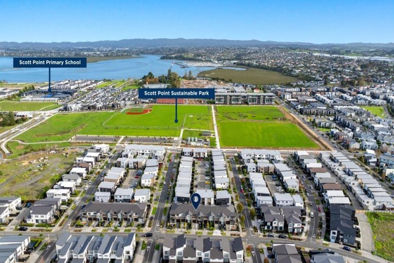 Photo of property in 11 Waterlily Street, Hobsonville, Auckland, 0616