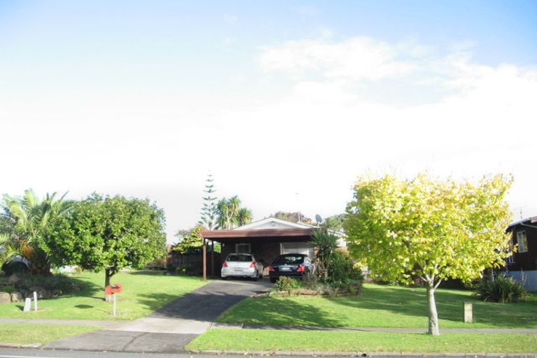 Photo of property in 81 Gossamer Drive, Pakuranga Heights, Auckland, 2010