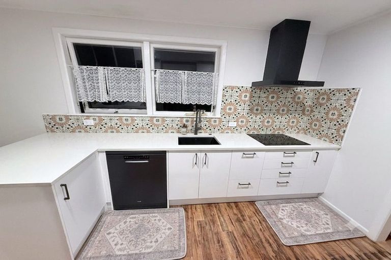 Photo of property in 8 Pandora Place, Pakuranga, Auckland, 2010