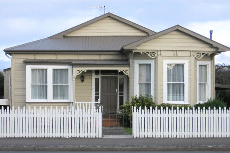 Photo of property in 130 Featherston Street, Palmerston North, 4410