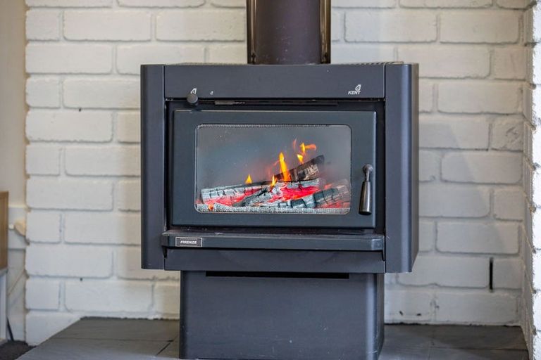 Photo of property in 1 Moule Place, Fairfield, Hamilton, 3214