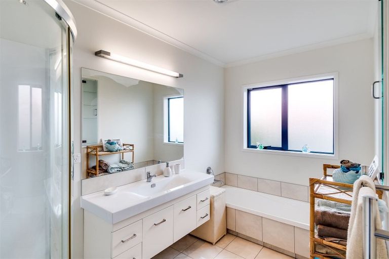 Photo of property in 35 Mcnaughton Place, Onekawa, Napier, 4110