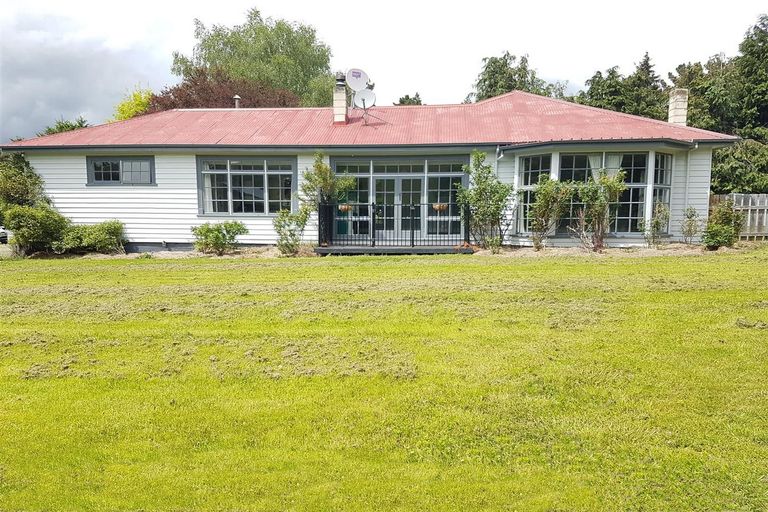 Photo of property in 2122 Fairlie Tekapo Road, Burkes Pass, Fairlie, 7987