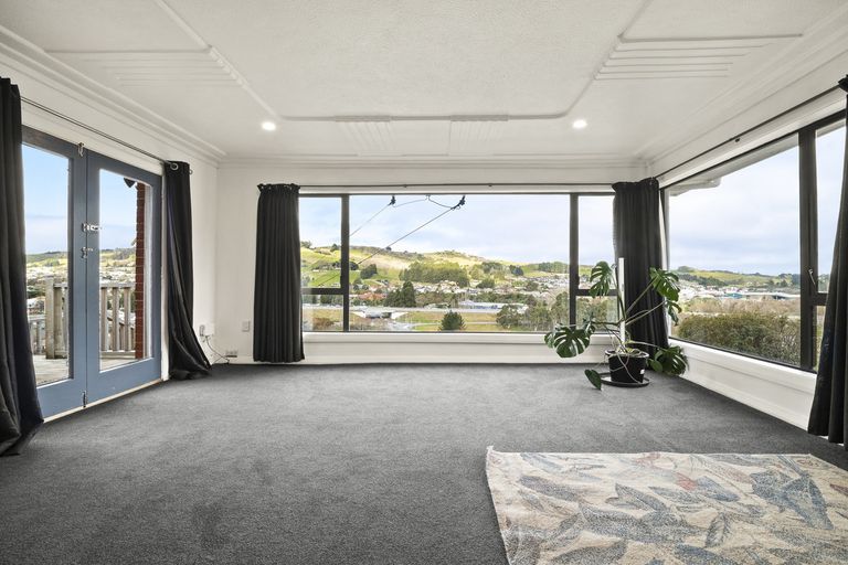 Photo of property in 44 Waldron Crescent, Green Island, Dunedin, 9018