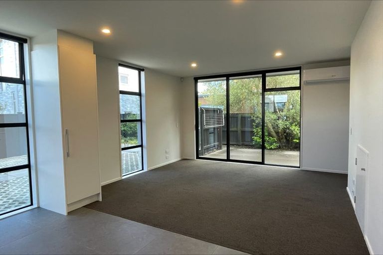 Photo of property in 1/27 Gracefield Avenue, Christchurch Central, Christchurch, 8013