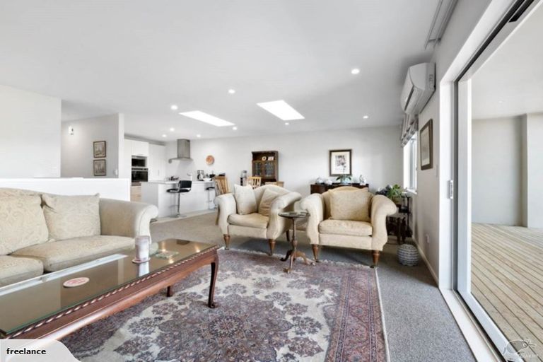 Photo of property in 5e Melia Place, Stanmore Bay, Whangaparaoa, 0932