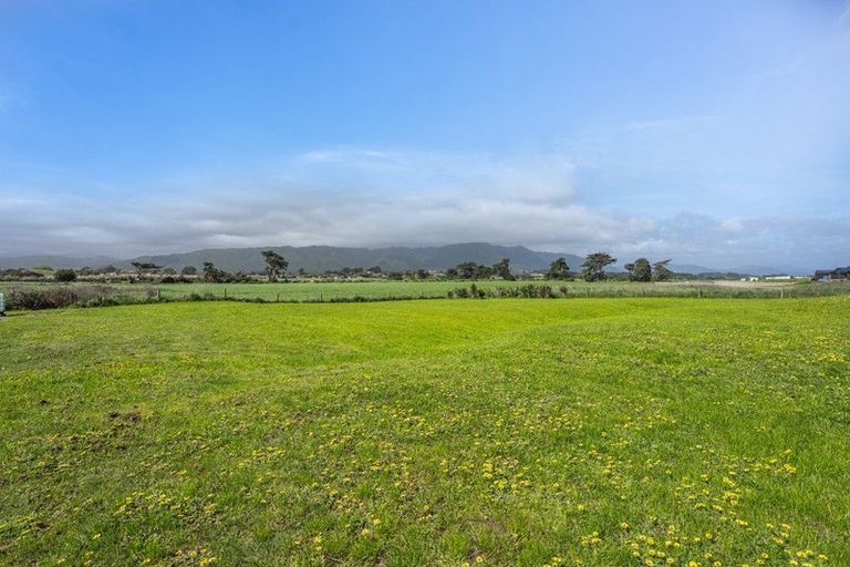 Photo of property in 22 Gawler Street, Te Horo Beach, Otaki, 5581