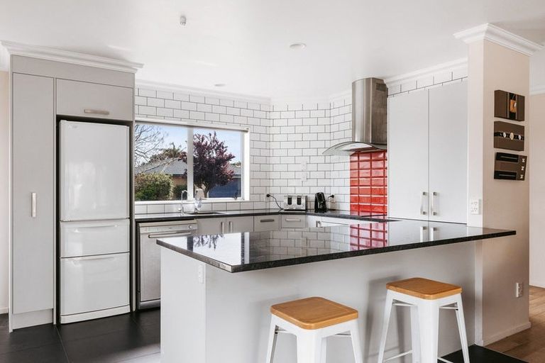 Photo of property in 10 Webb Place, Papamoa Beach, Papamoa, 3118