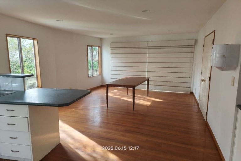 Photo of property in 16 Elsfield Place, Torbay, Auckland, 0630