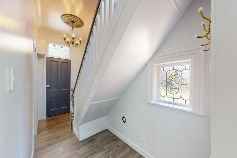 Photo of property in 141 Grant Road, Thorndon, Wellington, 6011