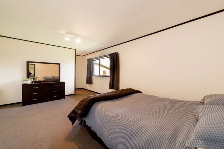 Photo of property in 18 Poplar Drive, Kelvin Heights, Queenstown, 9300