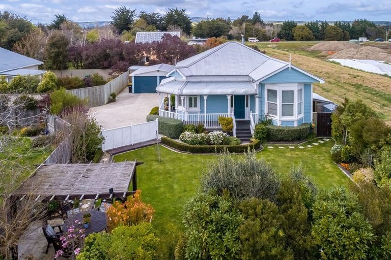 Photo of property in 32a Esther Street, Martinborough, 5711