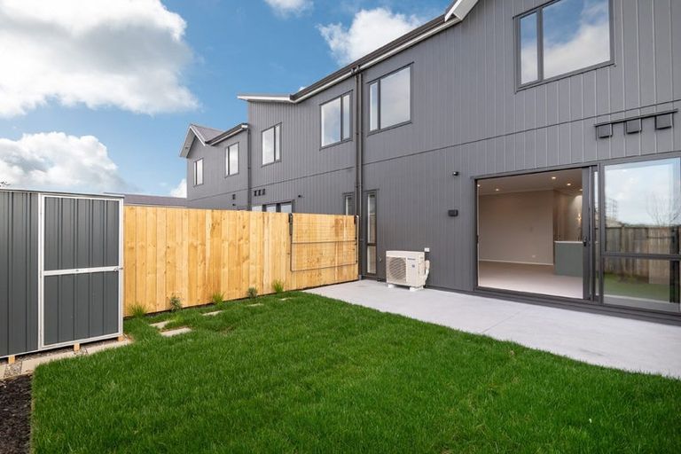 Photo of property in 96 Symes Drive, Red Beach, 0932