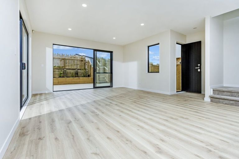 Photo of property in 51 Sunnyheights Road, Orewa, 0931