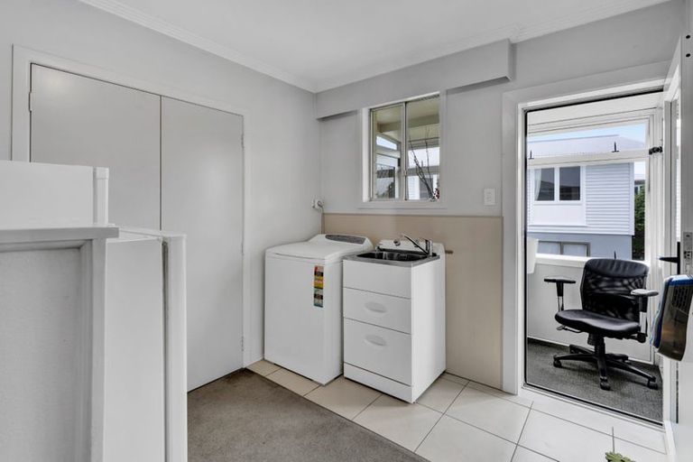 Photo of property in 47 Nevada Drive, Merrilands, New Plymouth, 4312