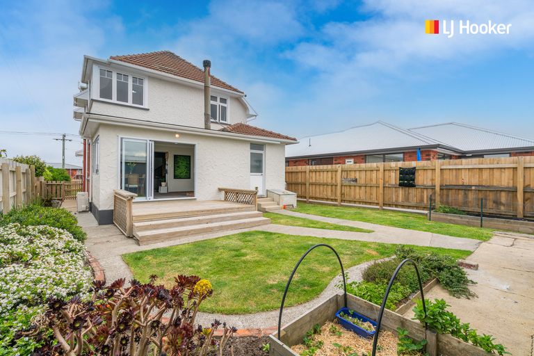 Photo of property in 140 Melbourne Street, South Dunedin, Dunedin, 9012