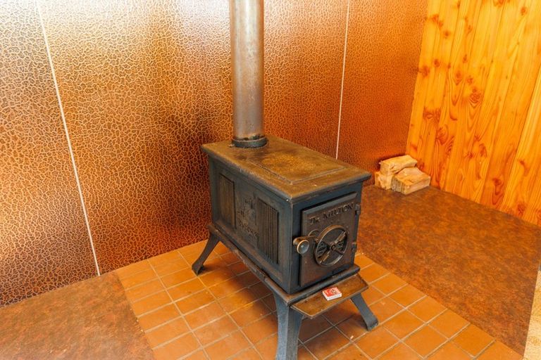 Photo of property in 109 Skerman Line, Newbury, Palmerston North, 4478