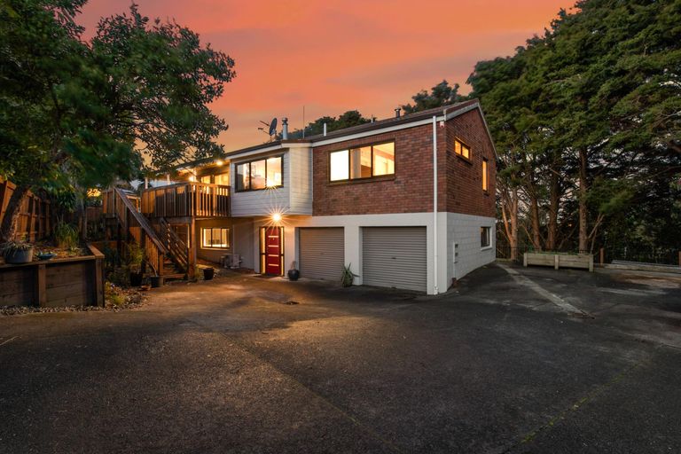 Photo of property in 22 Calluna Crescent, Totara Heights, Auckland, 2105