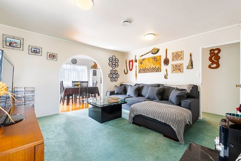 Photo of property in 2/4 Kahikatea Place, Ranui, Auckland, 0612