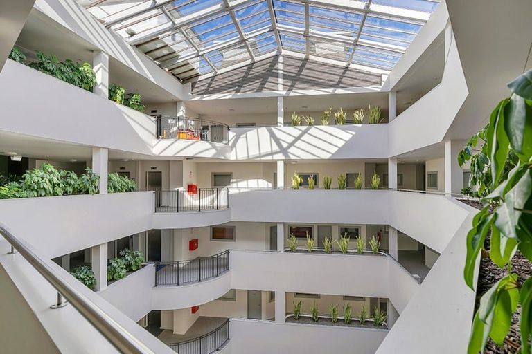 Photo of property in Stadium Garden Flats, 402/107 Thorndon Quay, Pipitea, Wellington, 6011