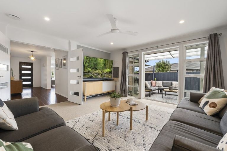 Photo of property in 17 Rainey Crescent, Papamoa Beach, Papamoa, 3118