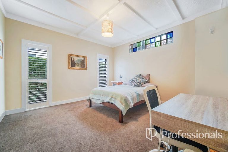 Photo of property in 42 Tui Street, Point Chevalier, Auckland, 1022