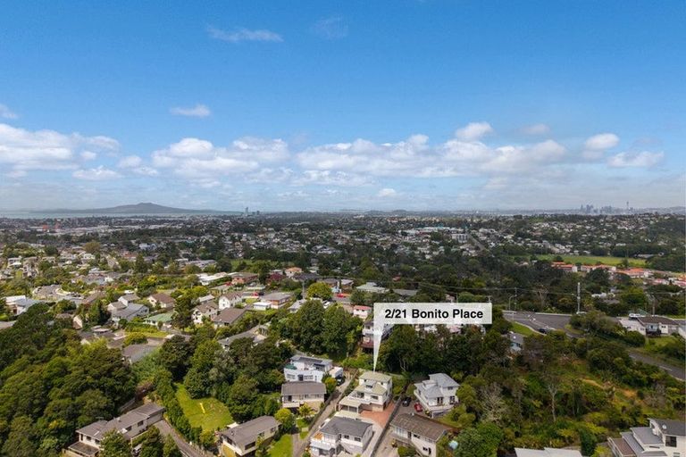 Photo of property in 2/21 Bonito Place, Bayview, Auckland, 0629