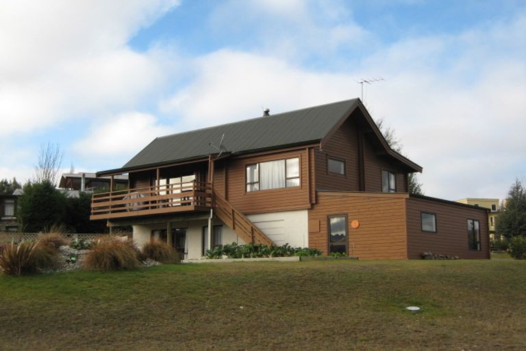 Photo of property in 1 Mulberry Lane, Wanaka, 9305