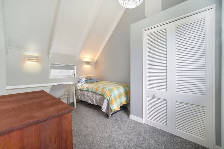 Photo of property in 1/22 Rangatira Road, Birkenhead, Auckland, 0626