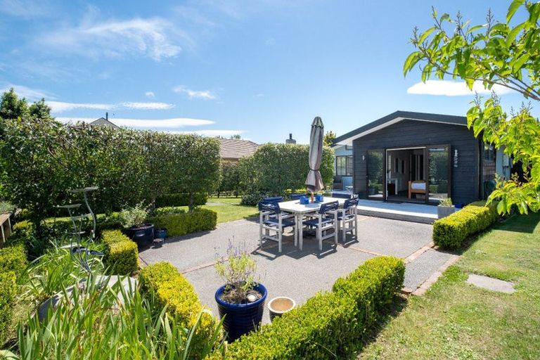 Photo of property in 53 Iona Road, Havelock North, 4130