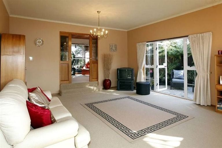 Photo of property in 6 Pasadena Place, Harewood, Christchurch, 8051