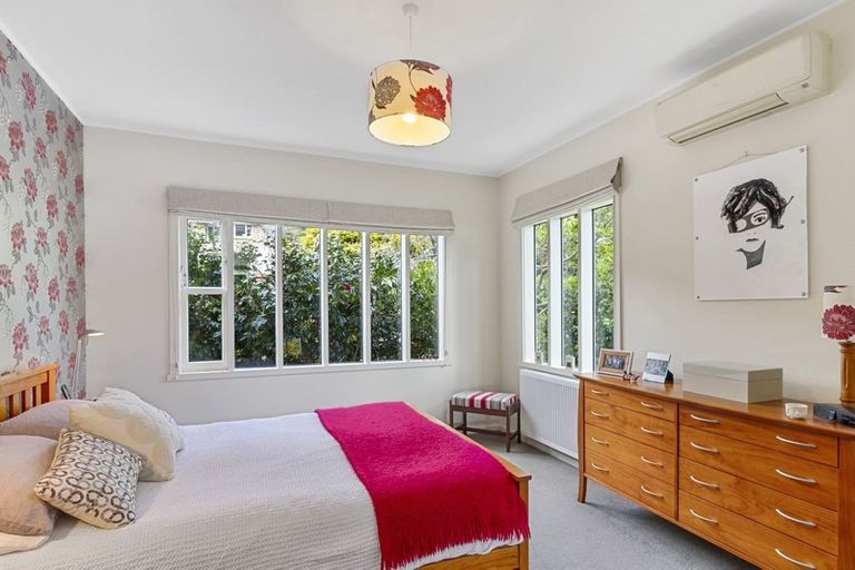 Photo of property in 16 Wilton Road, Wadestown, Wellington, 6012