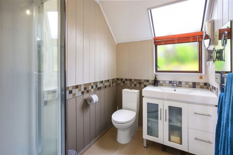 Photo of property in 2 Exploration Way, Whitby, Porirua, 5024