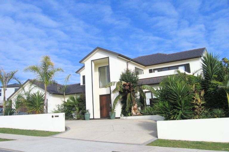 Photo of property in 7 Penwood Close, East Tamaki Heights, Auckland, 2016