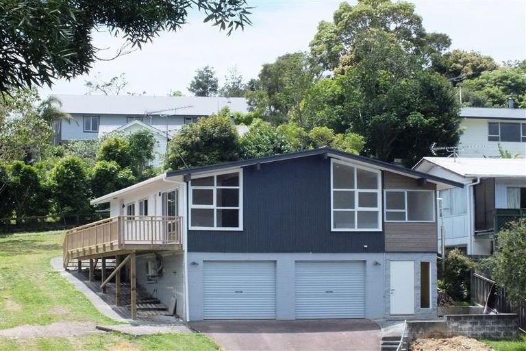 Photo of property in 6 William Hadlow Place, Hatfields Beach, Orewa, 0931