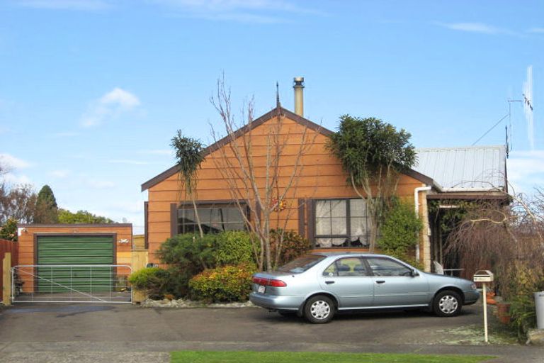 Photo of property in 10 Broadbelt Grove, Levin, 5510