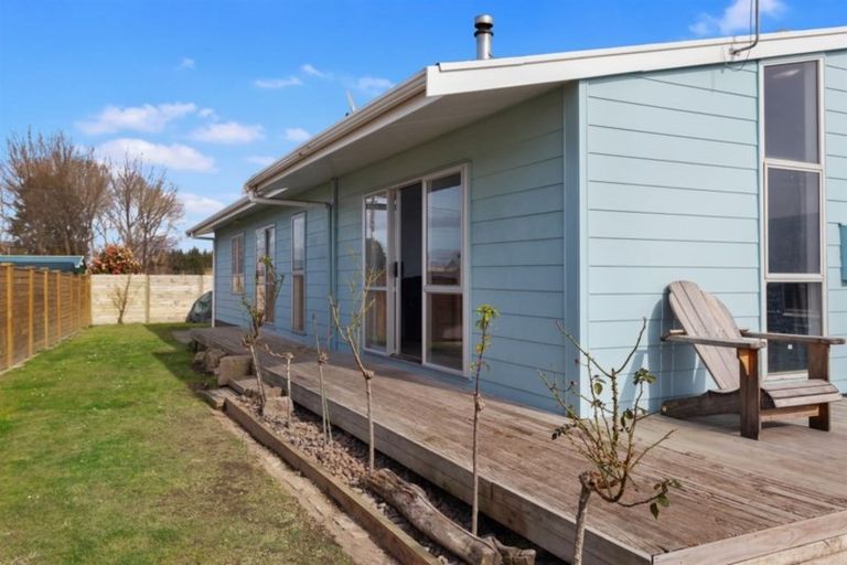 Photo of property in 14 Hinau Place, Edgecumbe, 3120